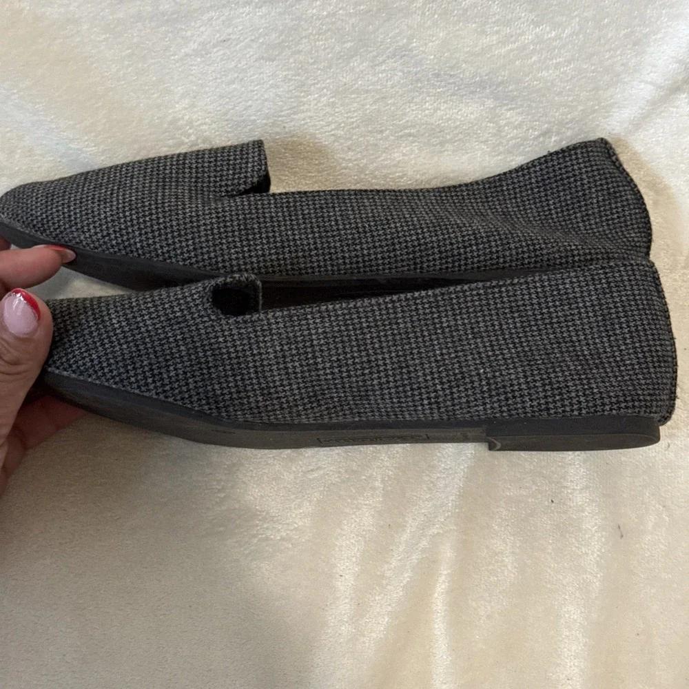 Seychelles pointed toe flats  Black &gray Sz 9